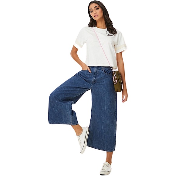 Levi's® Made & Crafted® Wide Barrel Women’s Jeans Sweetwater - Medium Stone Wash - Picture 3 of 16